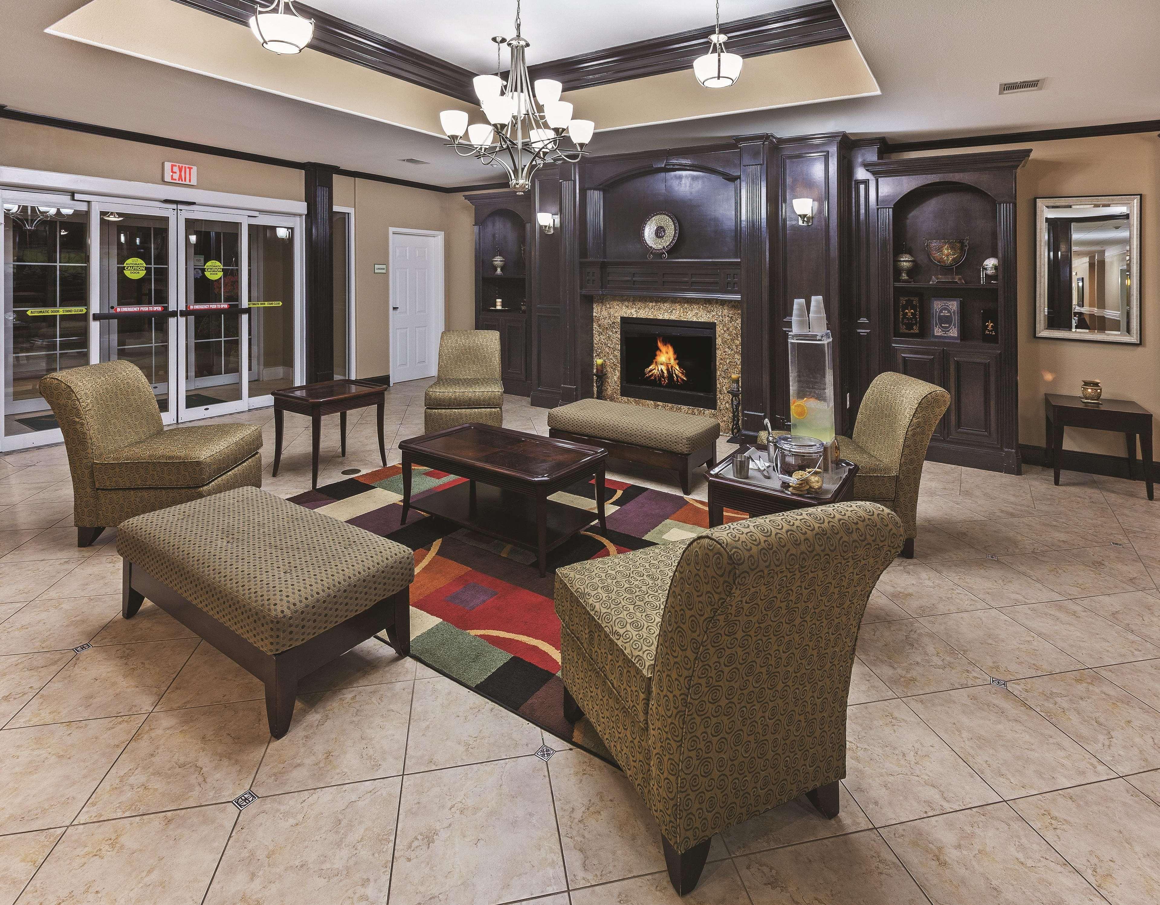 La Quinta By Wyndham Livingston Hotel Buitenkant foto