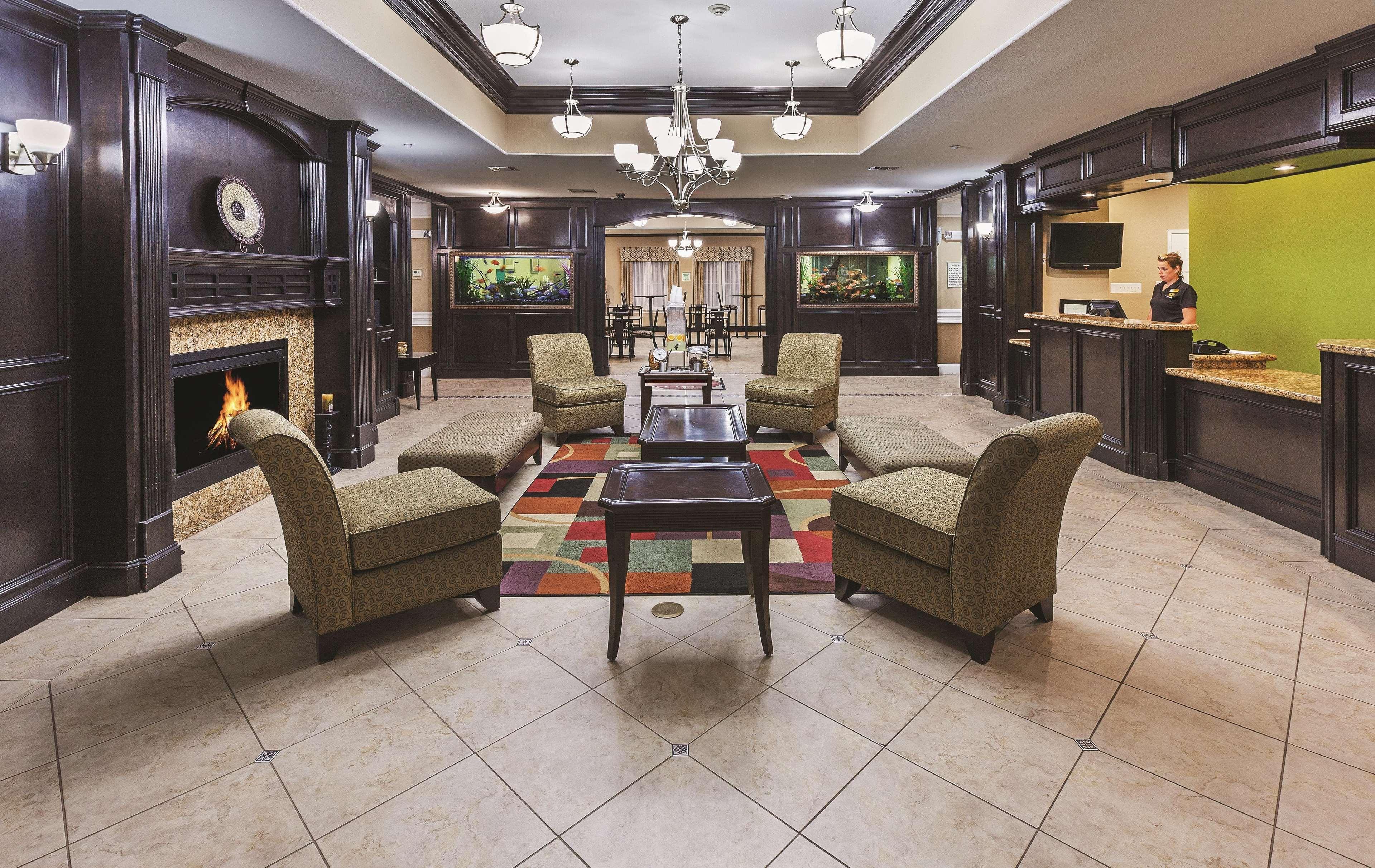 La Quinta By Wyndham Livingston Hotel Buitenkant foto