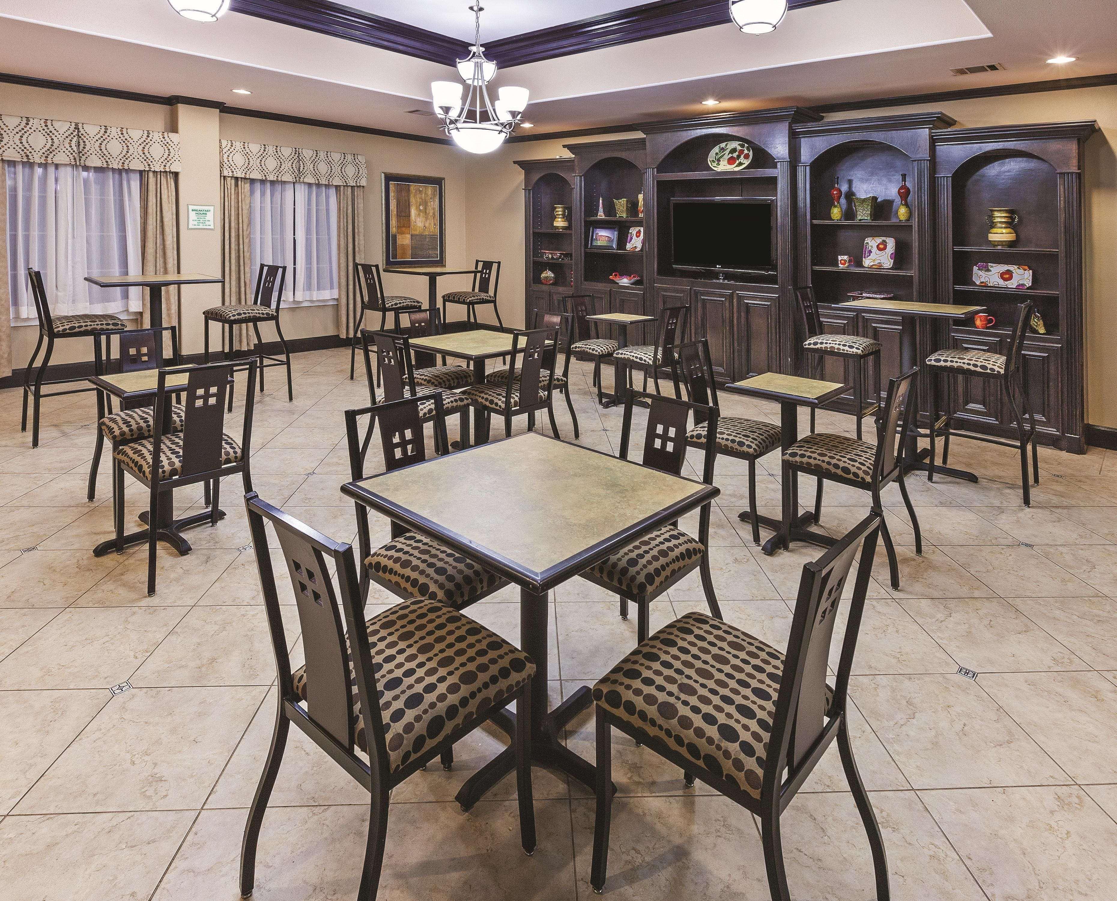 La Quinta By Wyndham Livingston Hotel Buitenkant foto